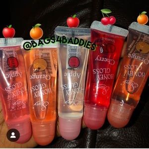 I am selling lip gloss and beauty stuff that on ig